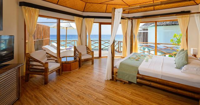 Safari-Island-Resort-2025-WATER-BUNGALOW-ROOM-01