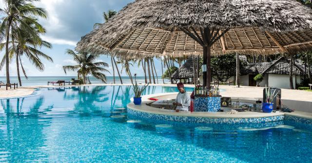 Karafuu-Beach-Resort-Spa-2024-POOL-BAR