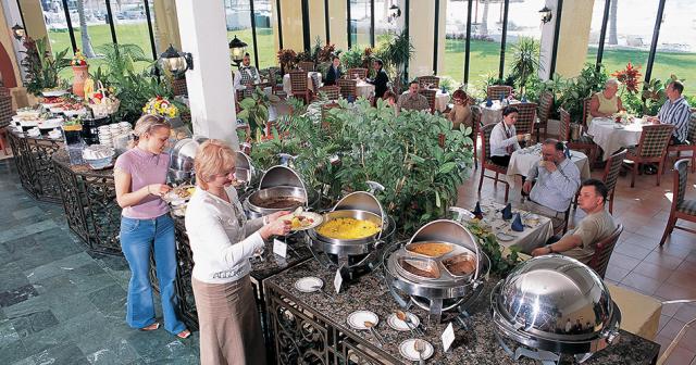 Lou-Lou-a-Beach-Resort-RESTAURANT-2