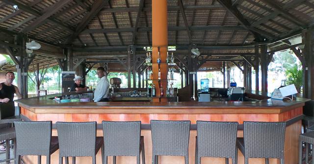 Tarisa-Resort-and-Spa-BAR