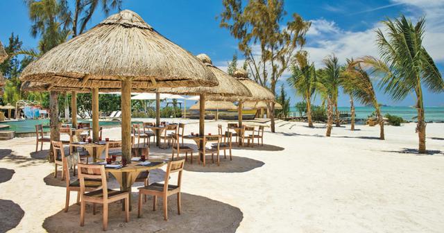 Zilwa-Attitude-Mauritius-BEACH-RESTAURANT