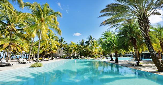 The-Ravenala-Attitude-POOL