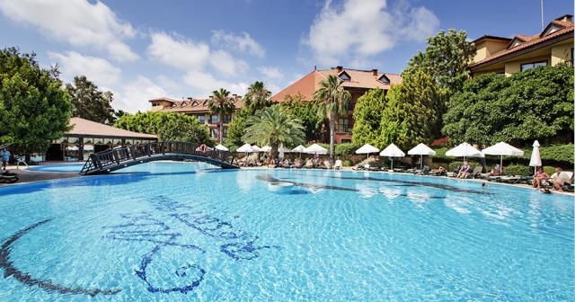 Alba-Resort-POOL