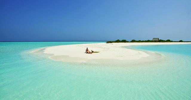 Royal-Island-Resort-and-Spa-BEACH4