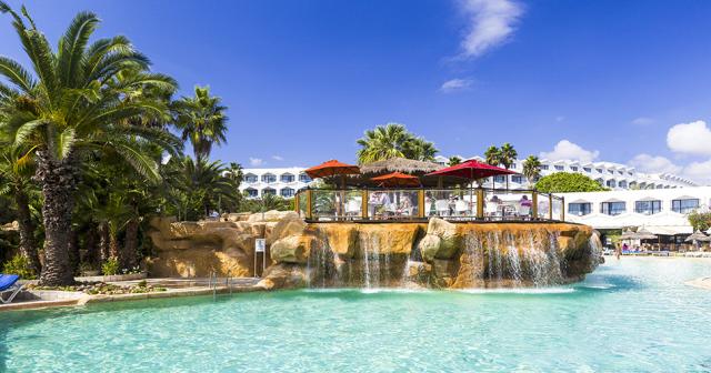 Sentido-Phenicia-OUTDOOR-POOL-3