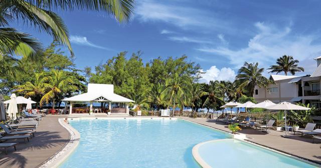 Le-Peninsula-Bay-Beach-Resort-POOL-2019