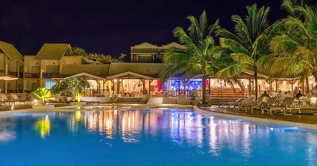 Le-Peninsula-Bay-Beach-Resort-EXTERIOR