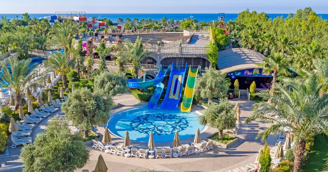 Royal-Holiday-Palace-2024-WATERSLIDE-02