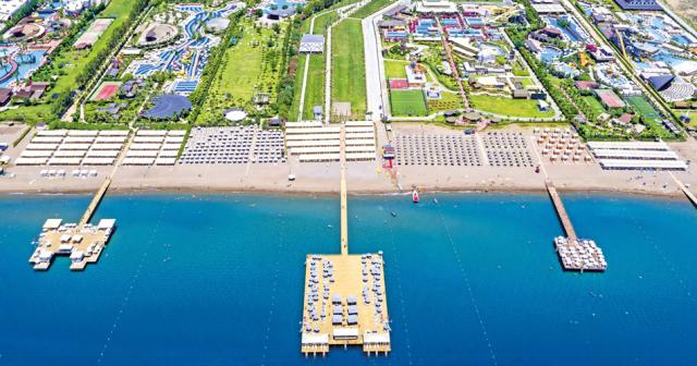 Royal-Seginus-BEACH-2022