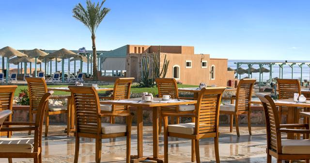 Radisson-Blu-Resort-El-Quseir-MAIN-RESTAURANT-TERRACE-2022