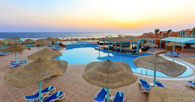 Radisson-Blu-Resort-El-Quseir-POOL-02-2022