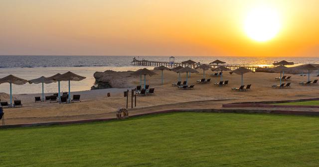 Radisson-Blu-Resort-El-Quseir-BEACH-04-2022