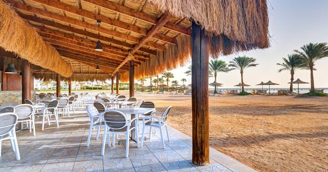 Aurora-Oriental-Resort-BEACH-BAR