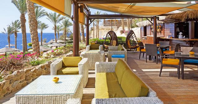Grand-Rotana-Resort-and-Spa-BEACH-BAR