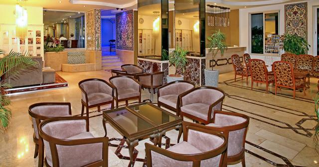 Kleopatra-Celine-LOBBY
