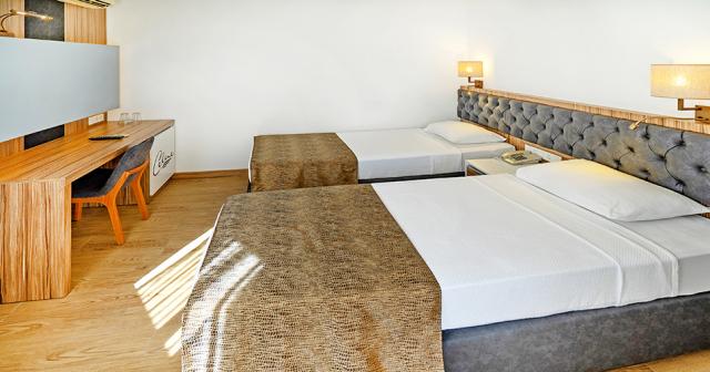 Kleopatra-Celine-ROOM-2020