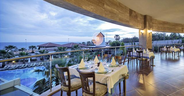 Alba-Royal-OUTSIDE-RESTAURANT