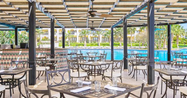Steigenberger-Al-Dau-BWALA-POOL-BAR