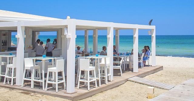 Radisson-Blu-Palace_BEACH-RESTAURANT