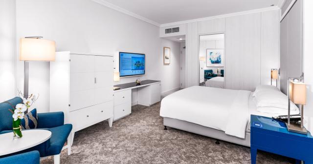 Beach-Rotana-2025-SEA-VIEW-ROOM-02