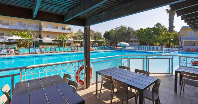Golden-Odyssey-POOL-BAR-2025