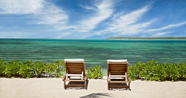 Tropical-Attitude-LAGOON