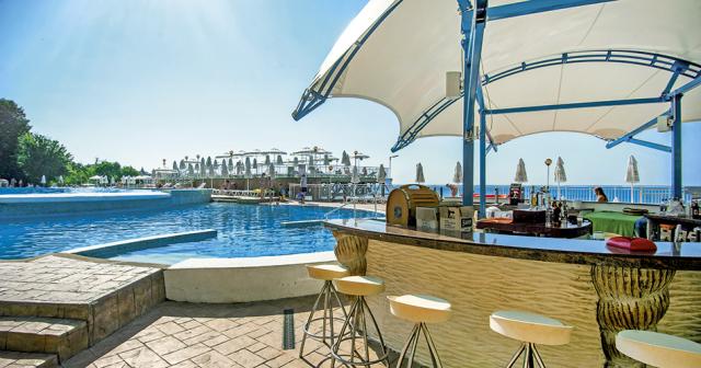 Paradise-Beach-POOL-BAR