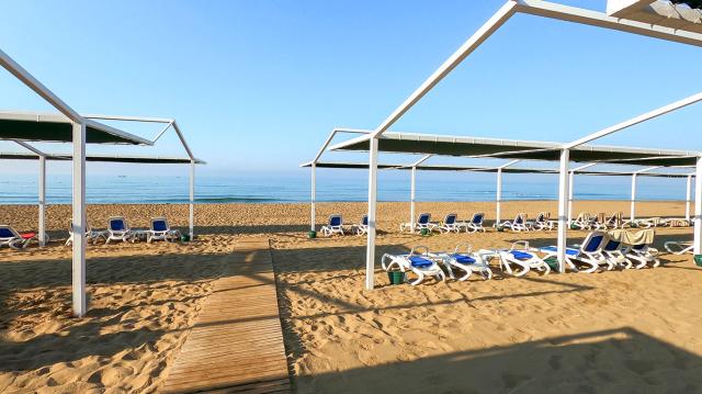 Alba-Queen-BEACH-04