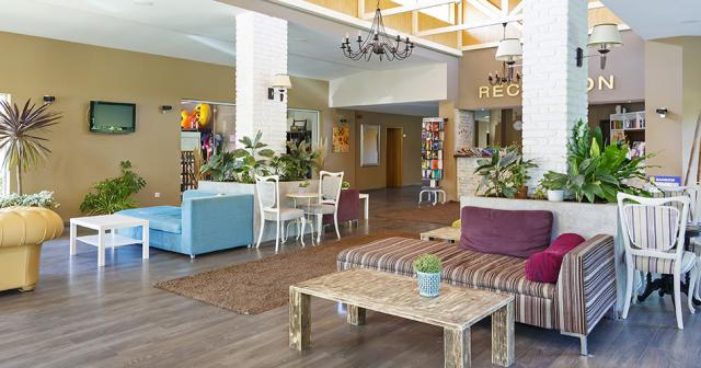 Blue-Orange-LOBBY
