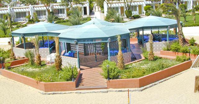 Menaville-Resort-BEACHBAR