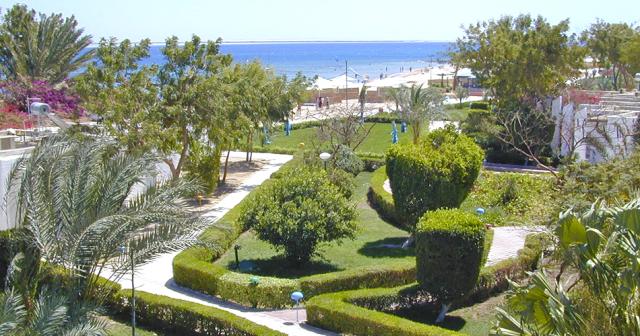 Menaville-Resort-GARDEN