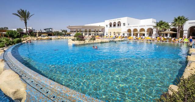 Medina-Belisaire-and-Thalasso-POOL-2