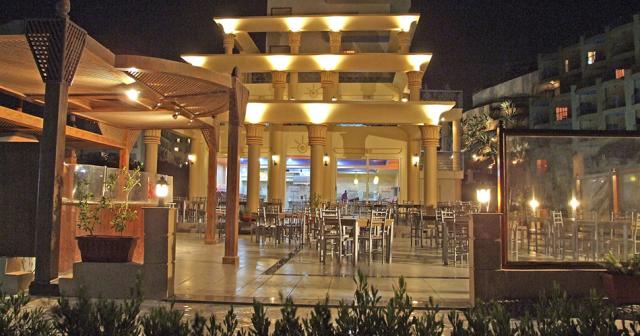 Sphinx-Aqua-Park-Beach-Resort-TERRASE