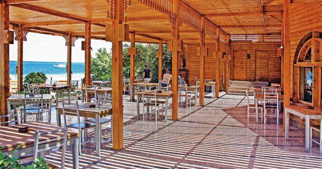 Sphinx-Aqua-Park-Beach-Resort-BEACH-BAR-2