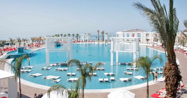 Selectum-Luxury-Resort-POOLVIEW