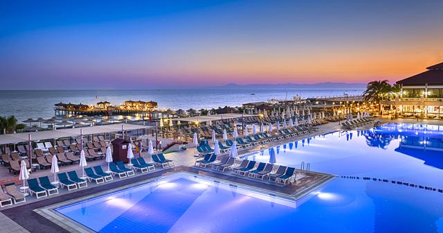 Club-Nena-POOL2
