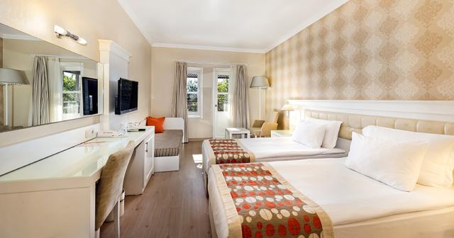 Club-Nena-STANDARD-ROOM-2020