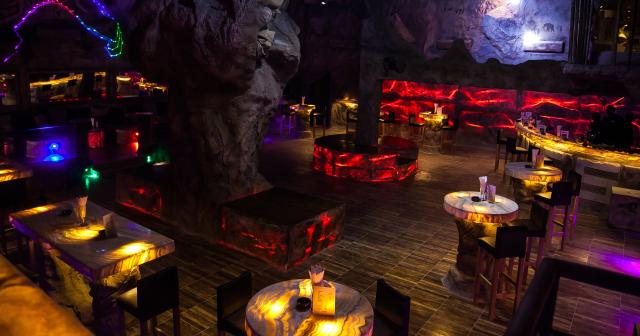Caves-Beach-Resort-2025-BAR-03