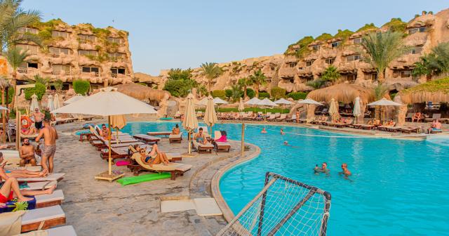 Caves-Beach-Resort-2025-POOL-01
