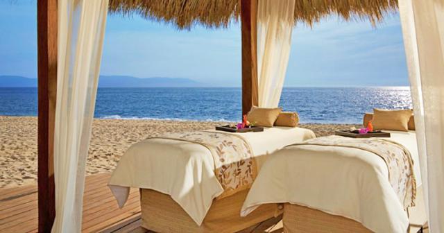 Caves-Beach-Resort-MASSAGE