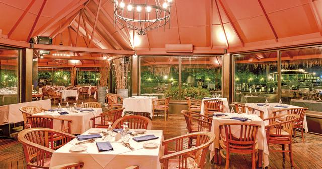 Adaaran-Select-Hudhuranfushi-RESTAURANT