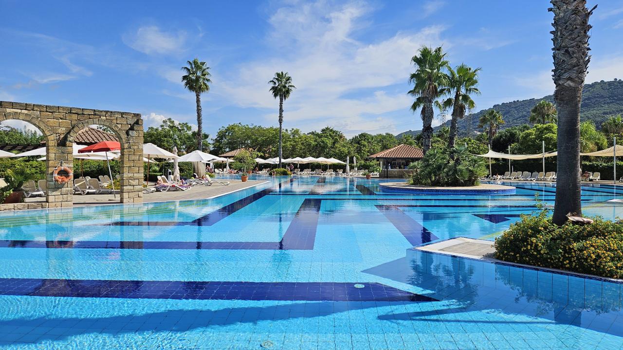 Club-Magic-Life-Calabria-POOL-PRIVATE-LODGE-2024-04