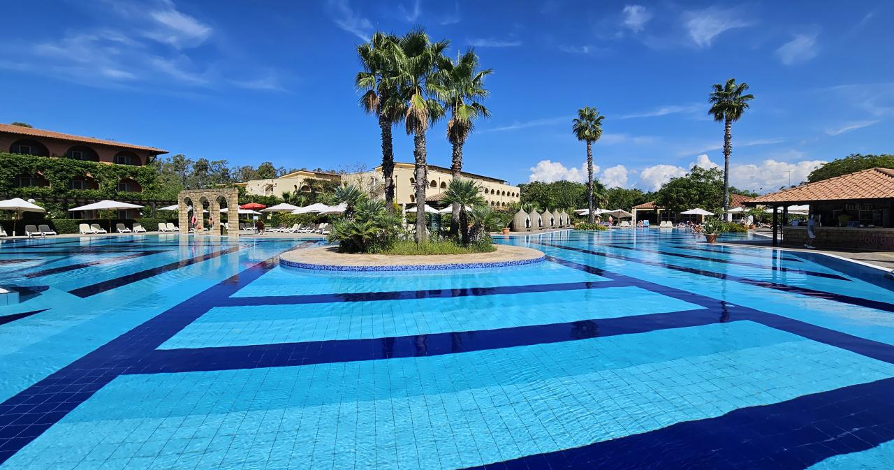 Club-Magic-Life-Calabria-POOL-PRIVATE-LODGE-2024-02