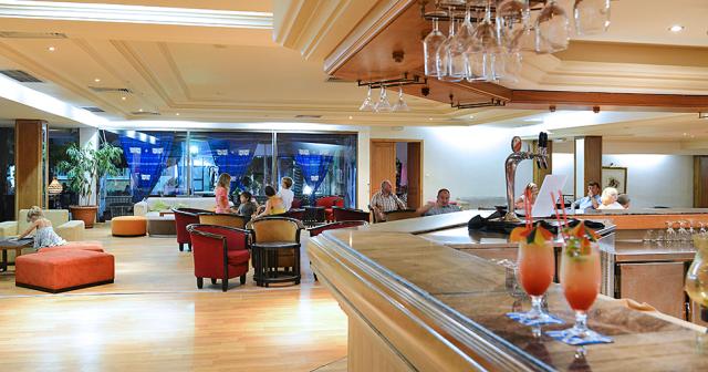 One-Resort-Jockey-and-Aquapark-BAR