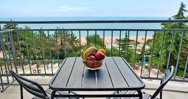 Luna-BALCONY-VIEW-2020