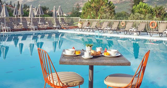 Koukounaria-Hotel-and-Suites-BREAKFAST