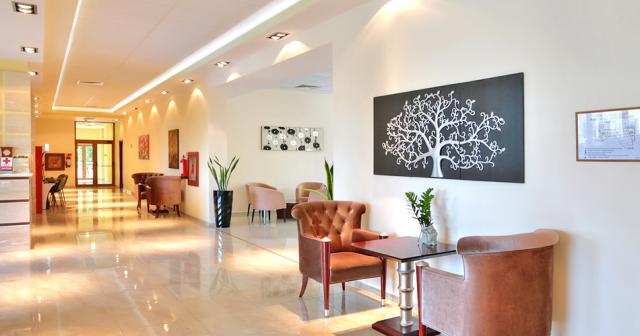 Golden-Line-LOBBY