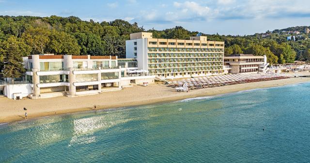 Marina-Sunny-Day-BEACH-2