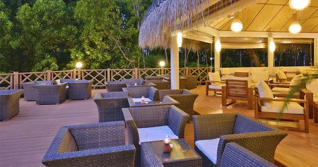 Dreamland-The-Unique-Sea-and-Lake-Resort-MIAN-BAR