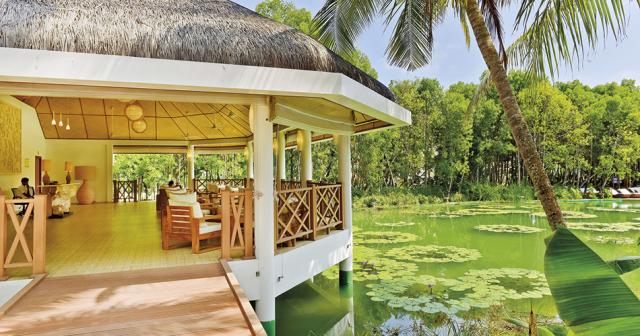Dreamland-The-Unique-Sea-and-Lake-Resort-RECEPTION